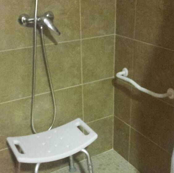 Casa Rural Albergue Fuente Bellido   Hostel