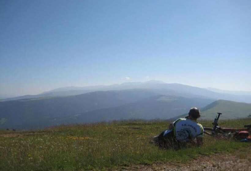 Casa Rural Albergue Fuente Bellido   Hostel