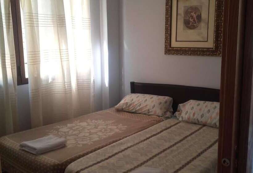 Casa Rural Albergue Fuente Bellido   Hostel