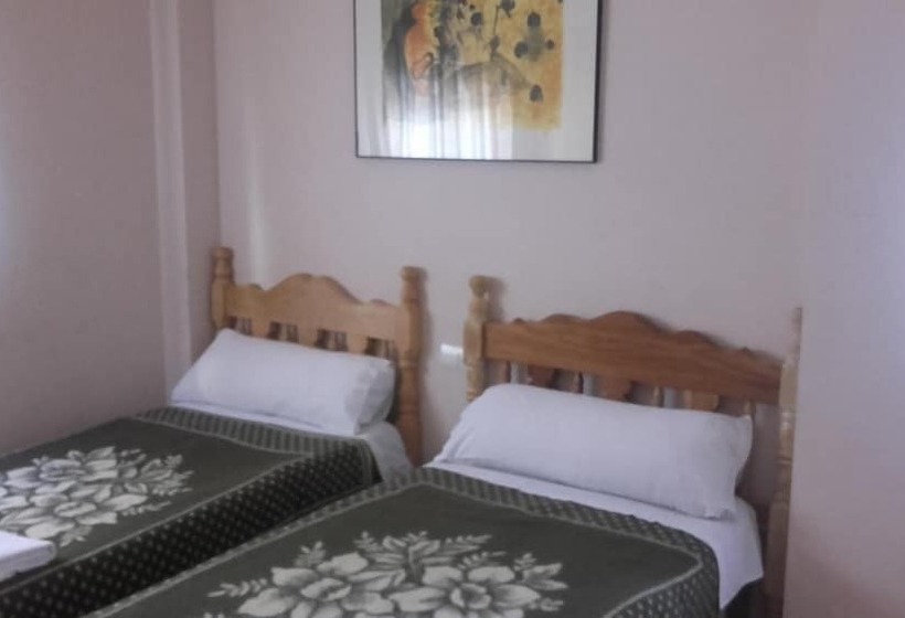 Casa Rural Albergue Fuente Bellido   Hostel