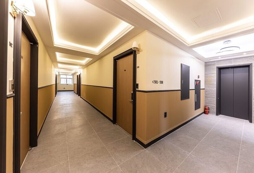 Brown Dot Hotel Seong Seo