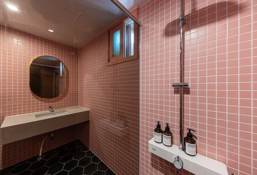 Brown Dot Hotel Seong Seo