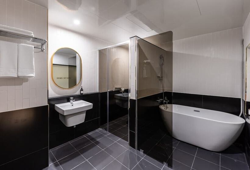 Brown Dot Hotel Seong Seo