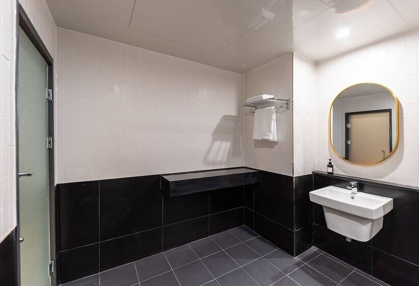 Brown Dot Hotel Seong Seo