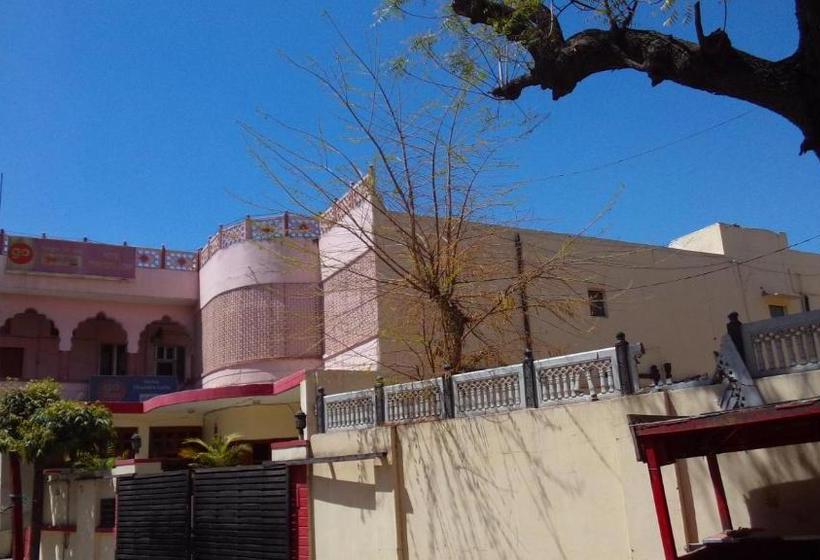 ホテル Chandra Lokk