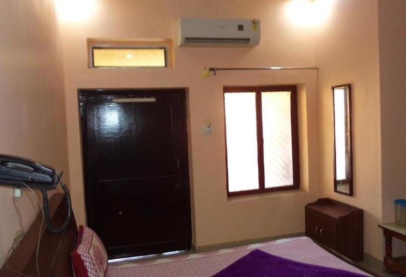 ホテル Chandra Lokk