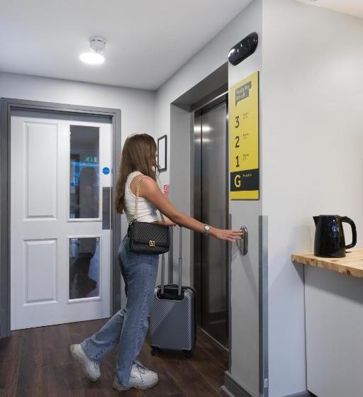 カプセルホテル Bank Square Town House