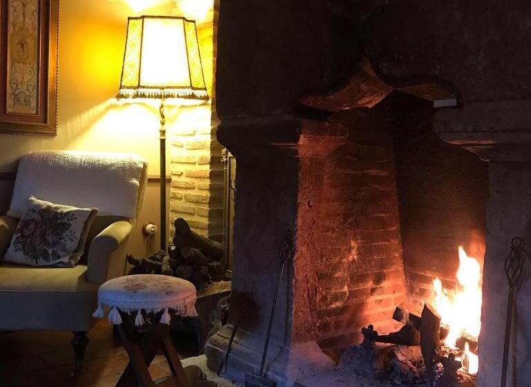 Отель El Corral De Perorrubio