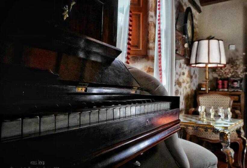 Отель El Corral De Perorrubio