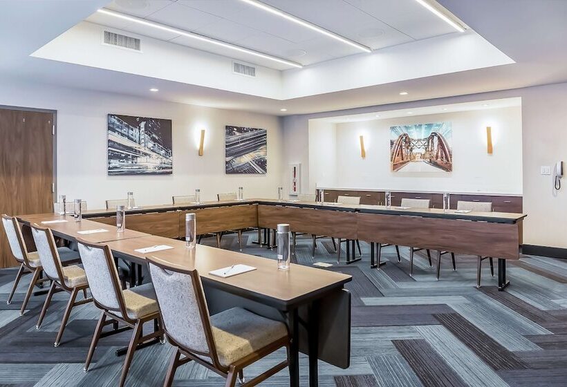 هتل Hampton Inn & Suites Bridgeview Chicago