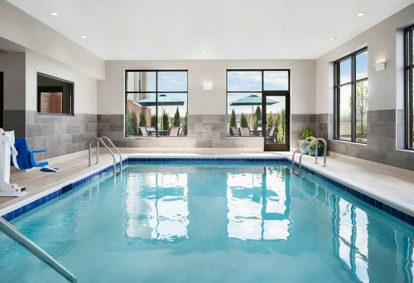 هتل Hampton Inn & Suites Bridgeview Chicago