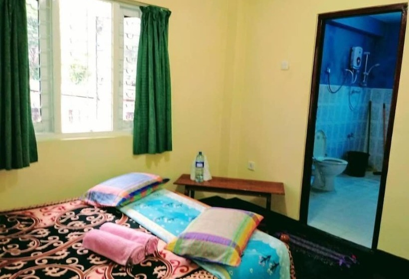 Отель Hatton City Stay