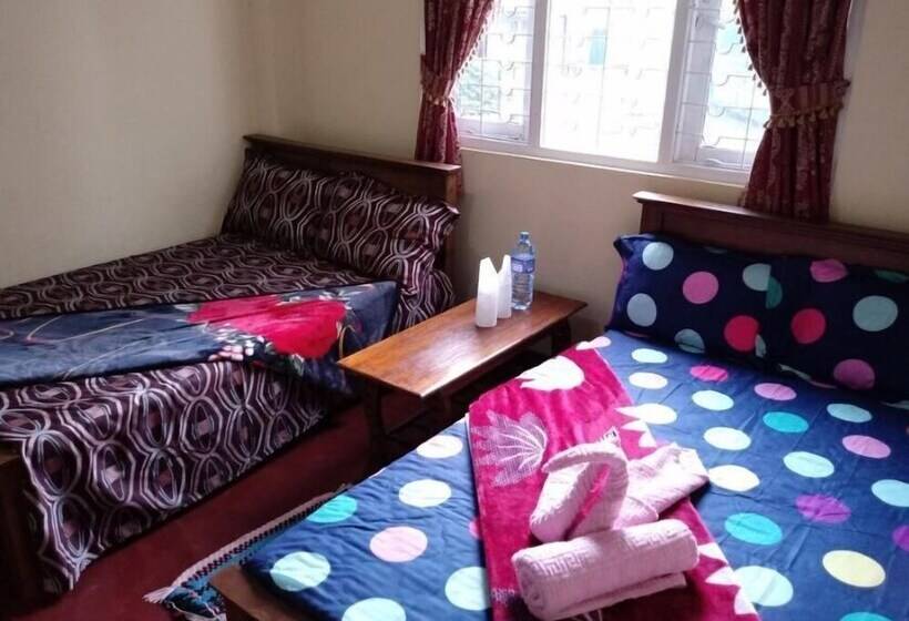 Отель Hatton City Stay