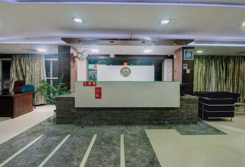 בית מלון כפרי Oyo 29625 Suvarna Regency