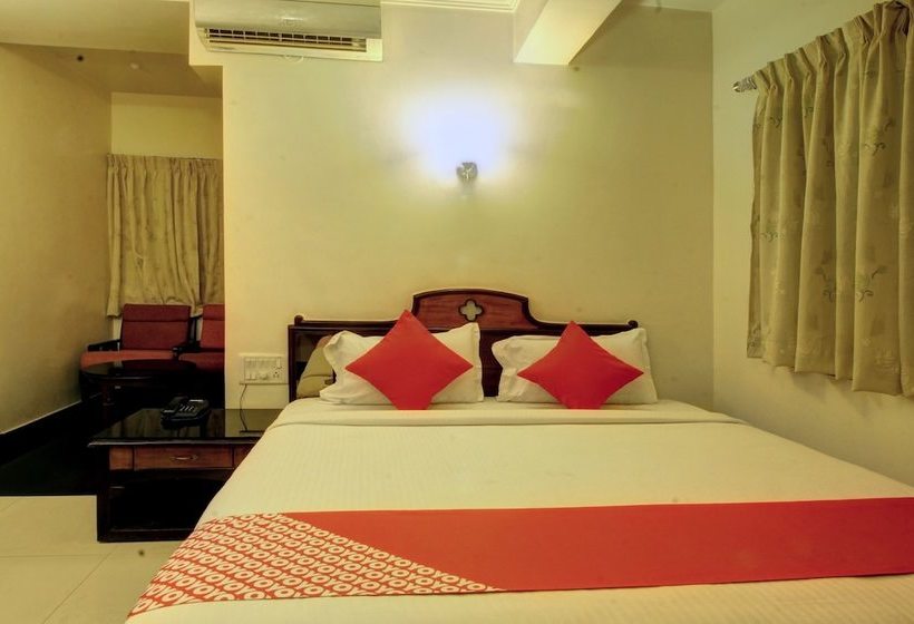 בית מלון כפרי Oyo 29625 Suvarna Regency