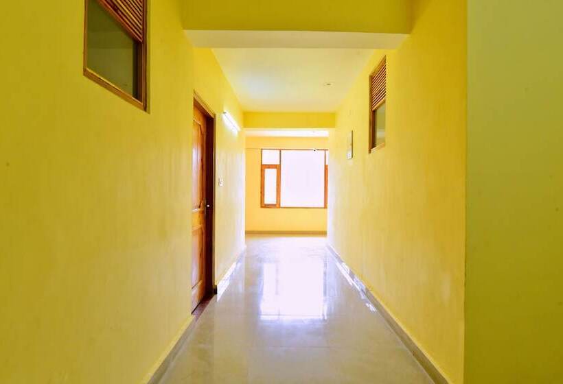 ホテル Oyo 35563 Annapurna