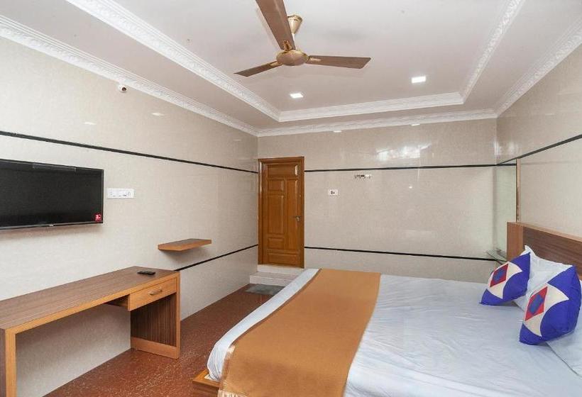 酒店 Spot On 30656 Sabari Lodge