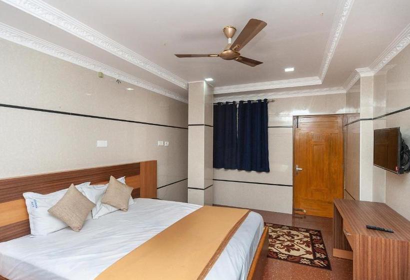 酒店 Spot On 30656 Sabari Lodge