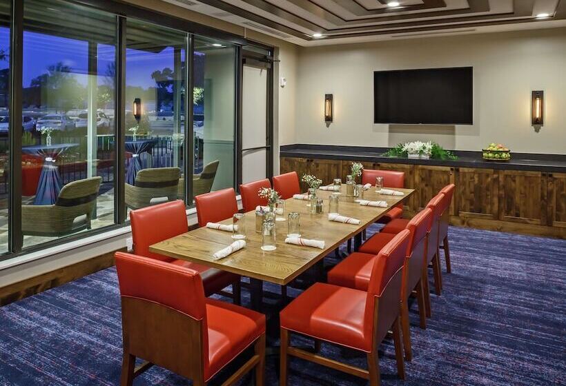 The Bevy Hotel Boerne, A Doubletree By Hilton