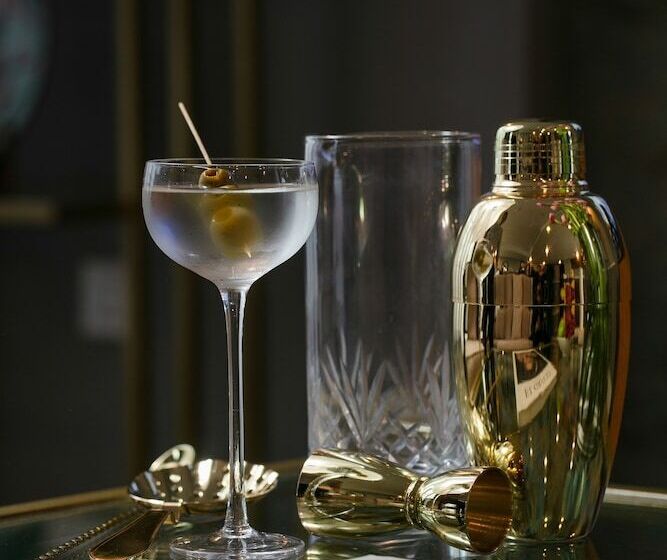 هتل The Oriental Jade