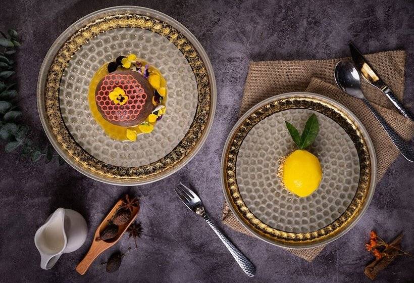 هتل The Oriental Jade