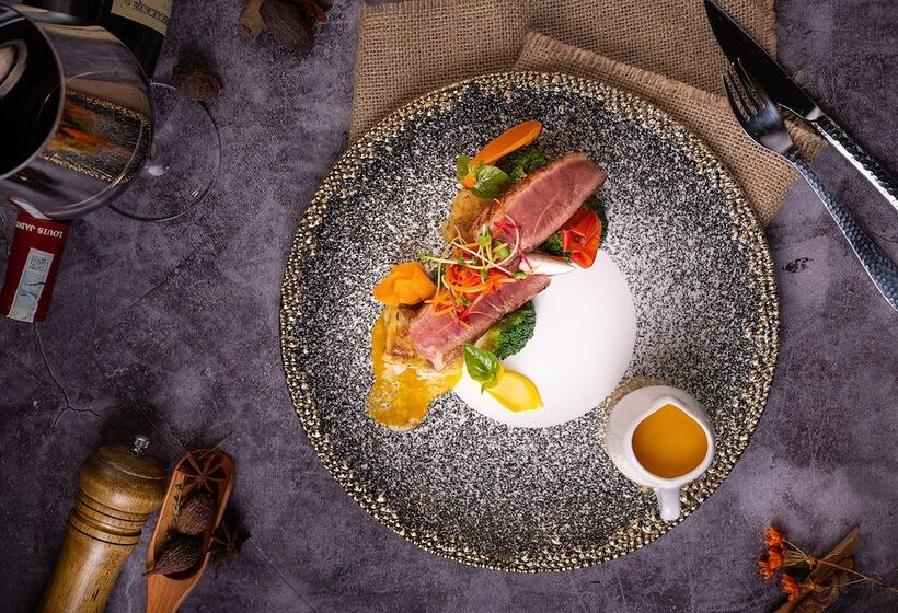 هتل The Oriental Jade