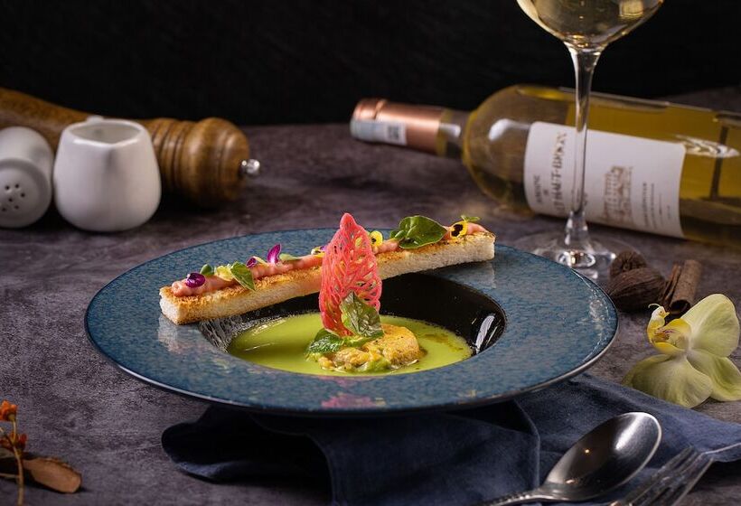 هتل The Oriental Jade