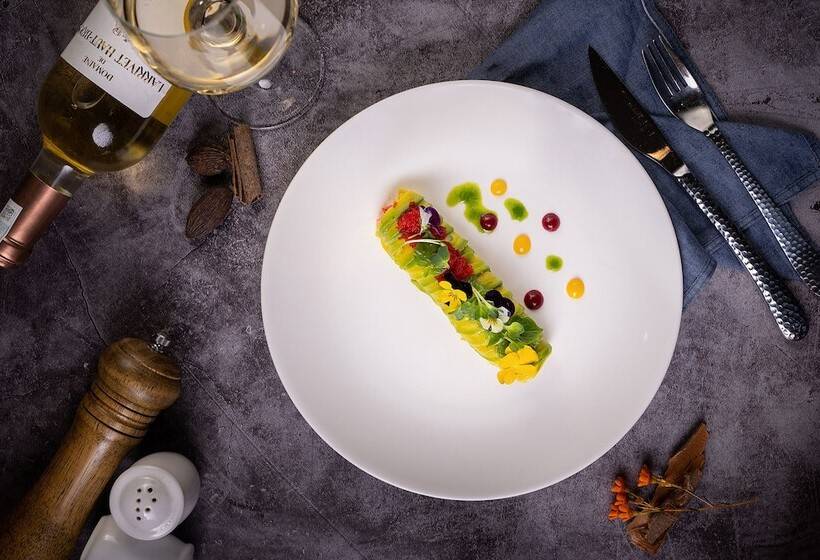 هتل The Oriental Jade