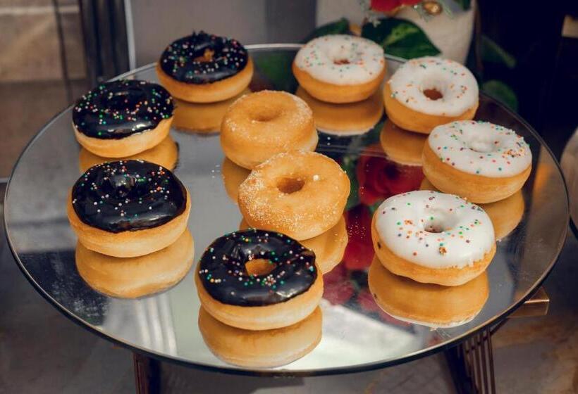 בית מלון כפרי The Radiant Resort