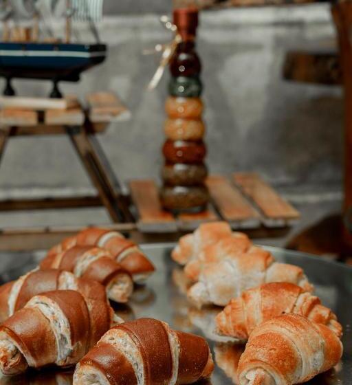 בית מלון כפרי The Radiant Resort