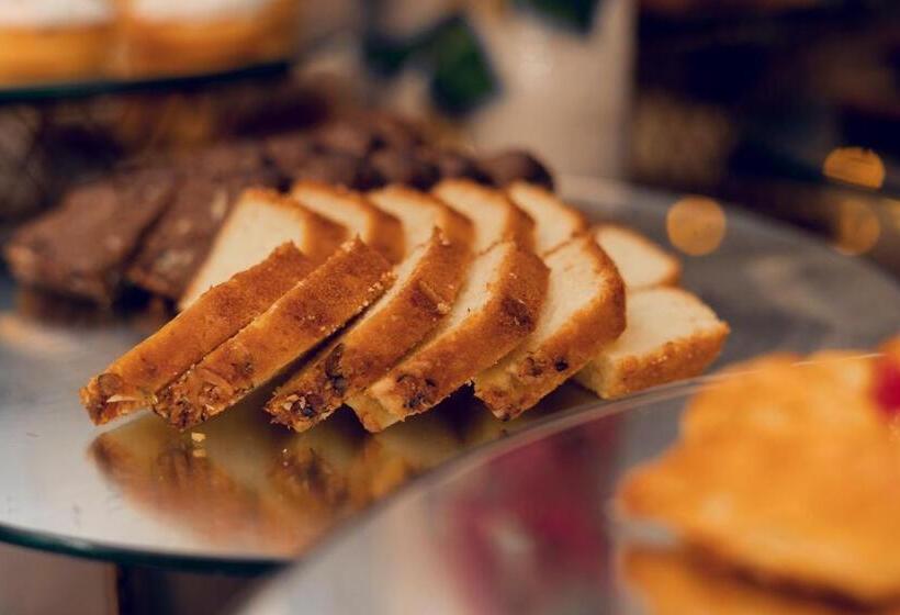 בית מלון כפרי The Radiant Resort