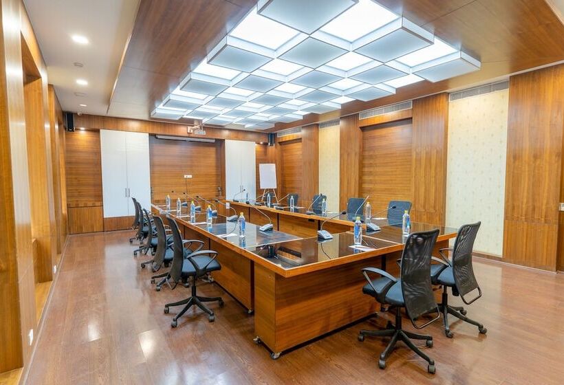 בית מלון כפרי The Radiant Resort