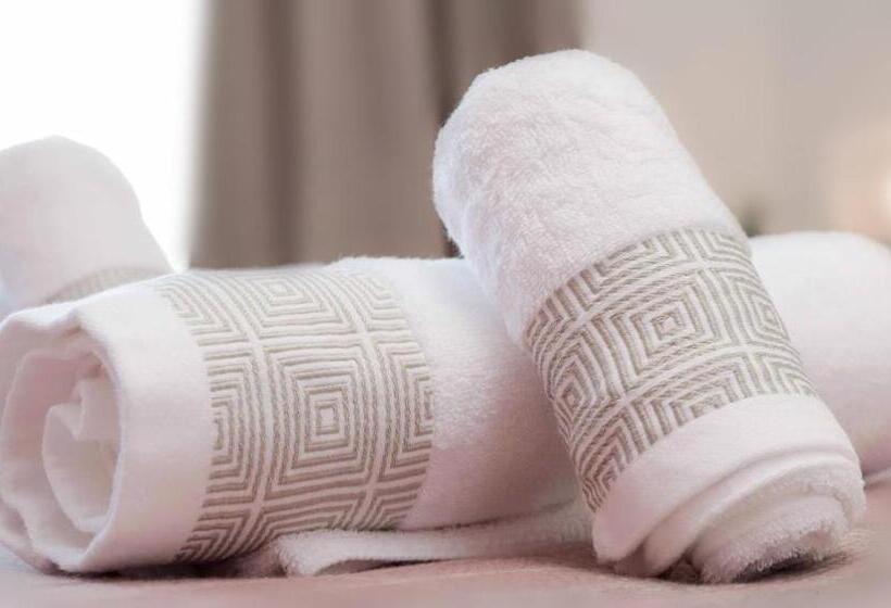 Ostay Vermillion Namba