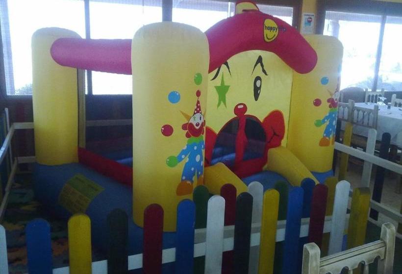 פנסיון Hostal Restaurante Carlos Iii