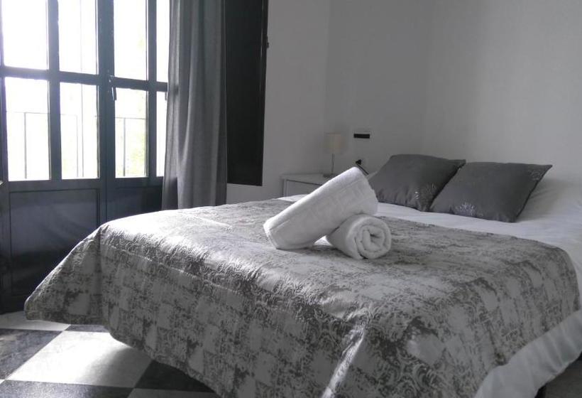 ペンション Hostal Sierra De Tentudía
