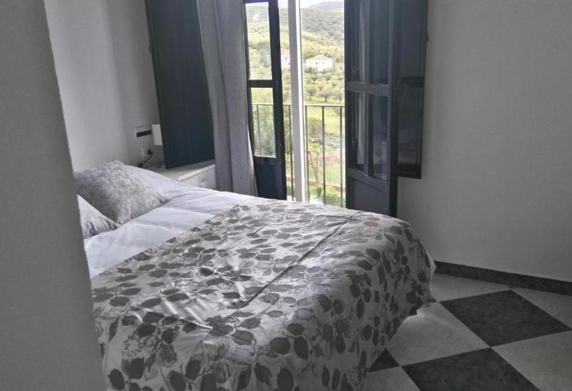 ペンション Hostal Sierra De Tentudía