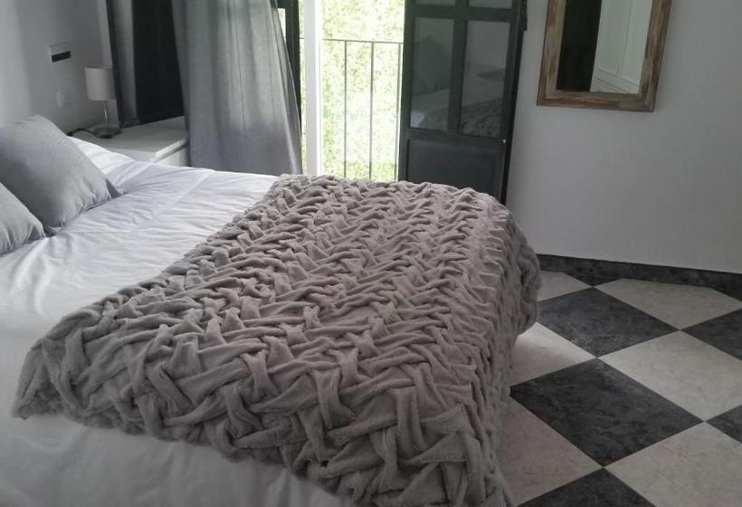 פנסיון Hostal Sierra De Tentudía