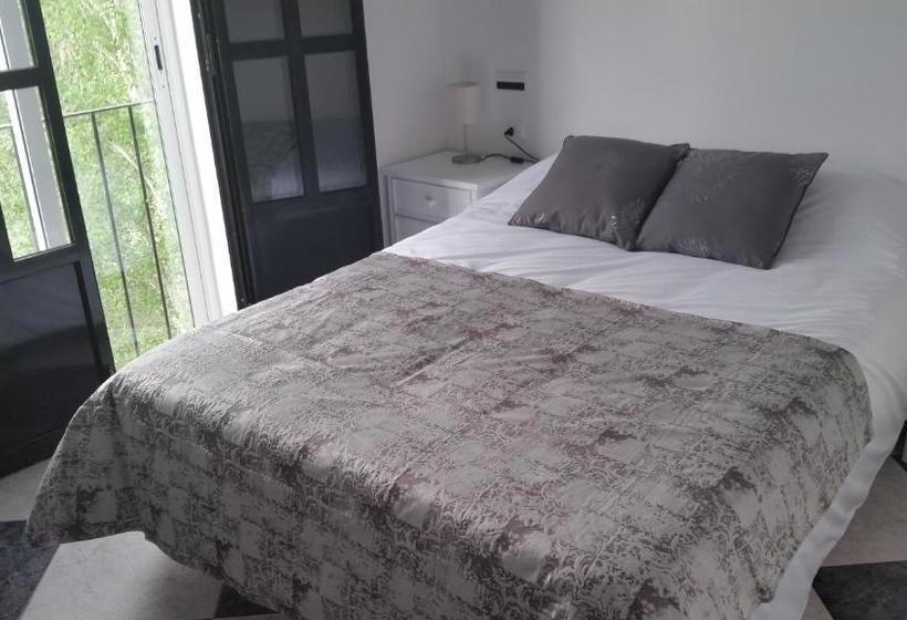 פנסיון Hostal Sierra De Tentudía