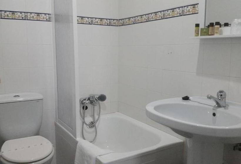 פנסיון Hostal Sierra De Tentudía