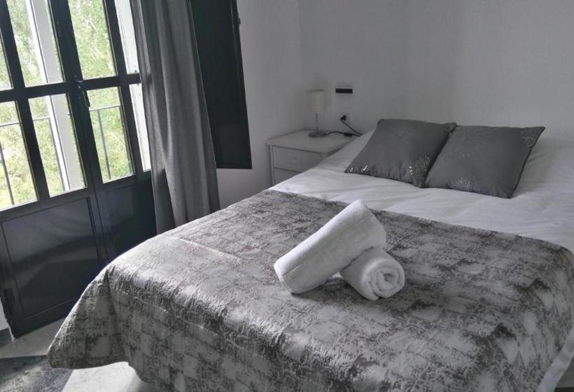 פנסיון Hostal Sierra De Tentudía