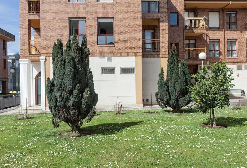 بنسيون Los Rosales