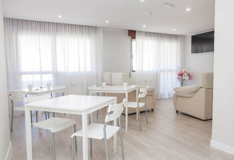 بنسيون Los Rosales