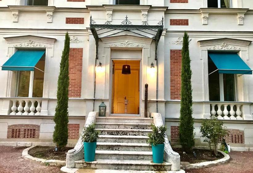 بنسيون Villa Nanteuil