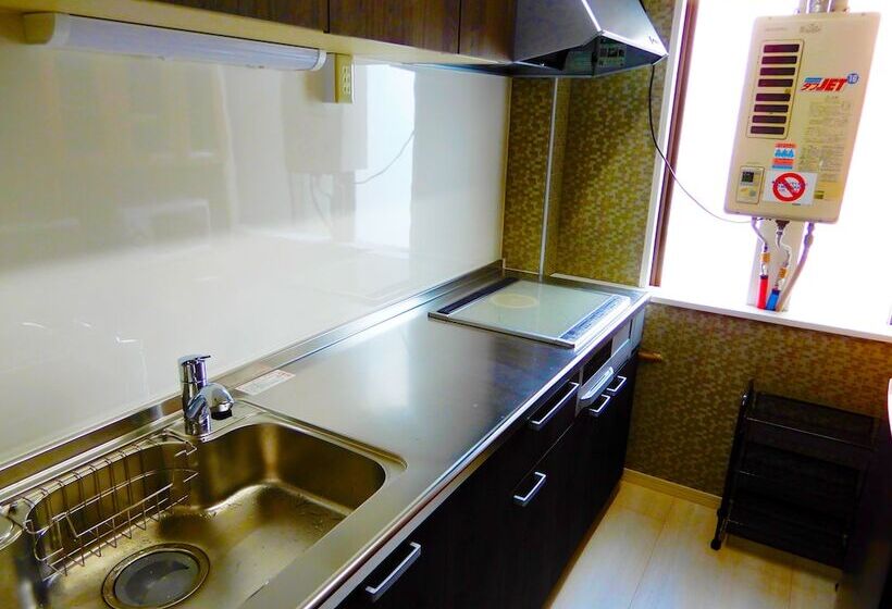 هاستل Space Ajito