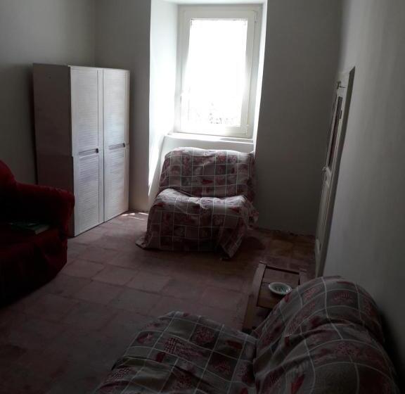 مبيت وإفطار L'angolo Fiorito