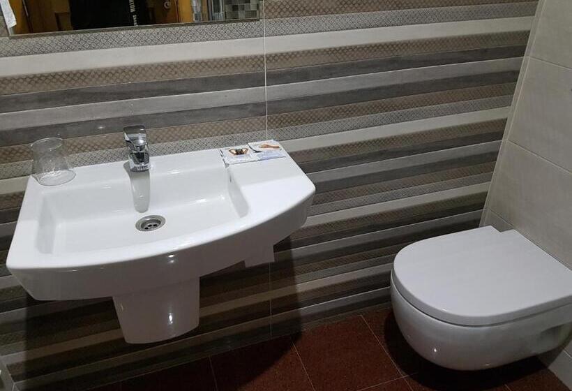 酒店 Hostal Camelot