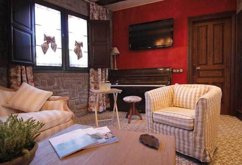 ホテル Rural La Tenada