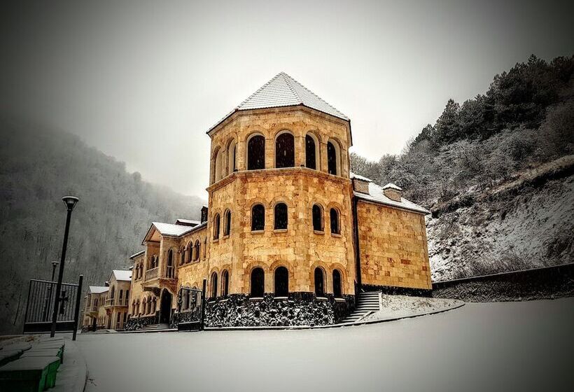 هتل Vanatun Monastery Stay