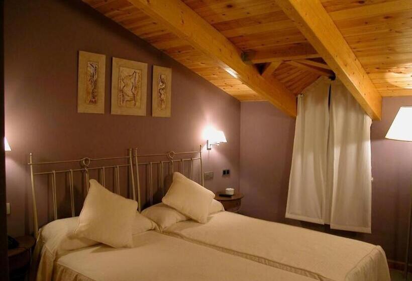 فندق Villa De Estercuel