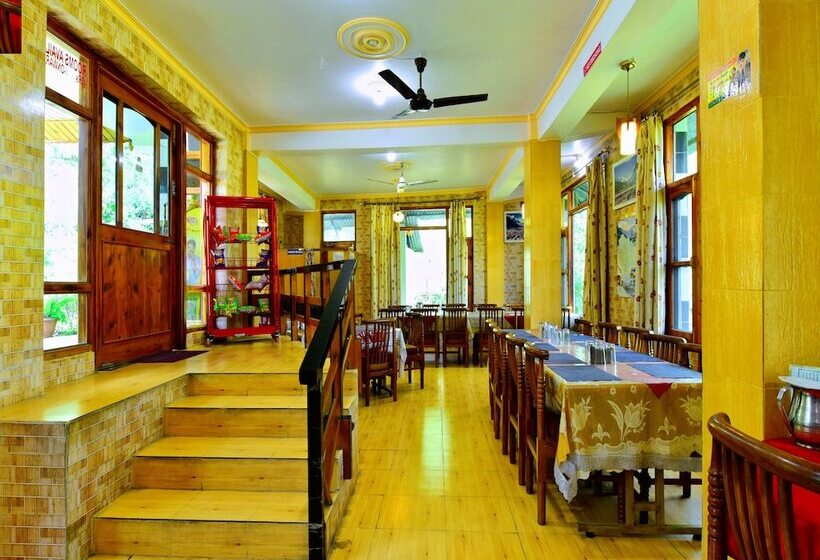 Oyo 35518 Hotel Trekkers Nest